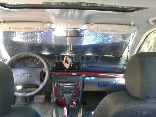 Audi A4 1997, 200,000 km - 1.8 л - Bakı