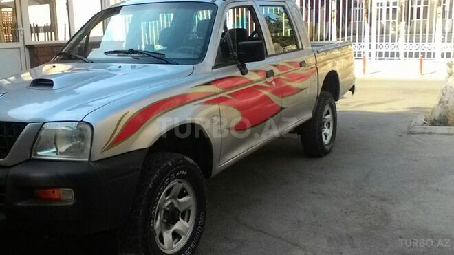 Mitsubishi L200 2003, 230,000 km - 2.5 l - Bakı