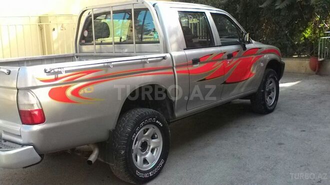 Mitsubishi L200 2003, 230,000 km - 2.5 l - Bakı