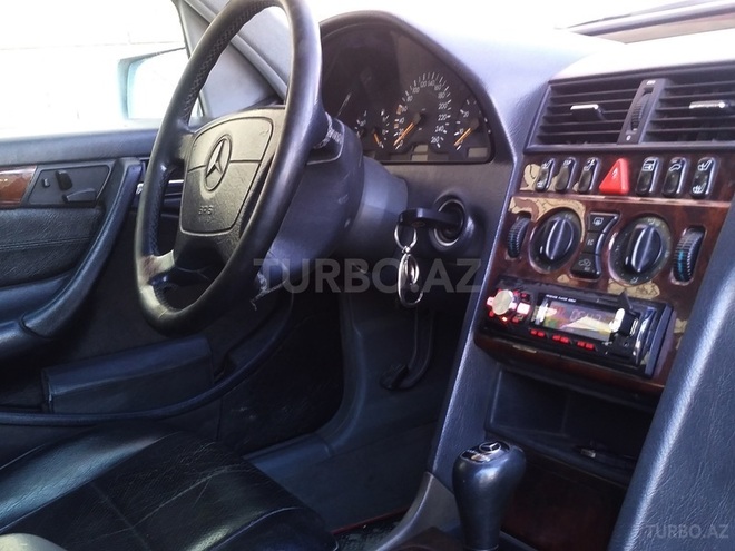 Mercedes C 240 1998, 319,000 km - 2.4 l - Bakı