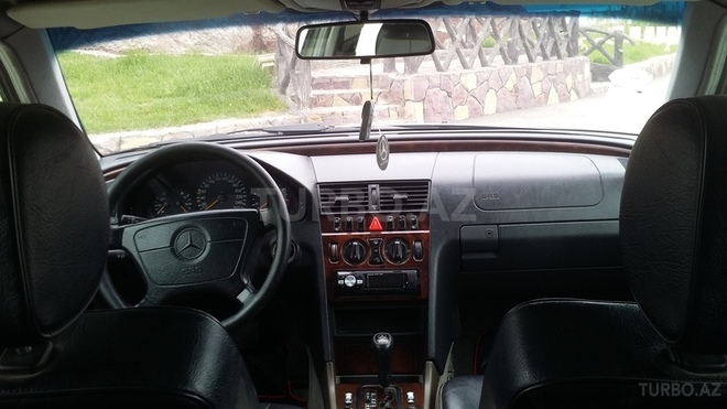 Mercedes C 240 1998, 319,000 km - 2.4 l - Bakı