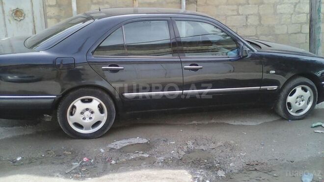Mercedes E 240 1998, 280,000 km - 2.4 l - Bakı
