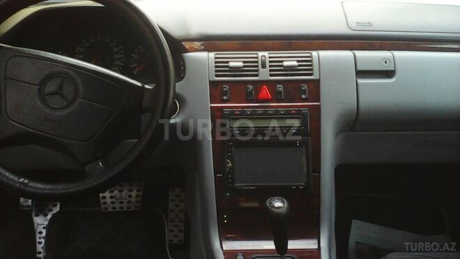 Mercedes E 240 1998, 280,000 km - 2.4 l - Bakı