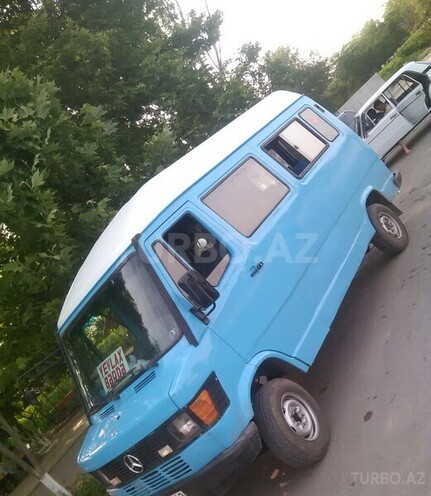 Mercedes 208 D 1993, 375,000 km - 2.3 л - Bərdə