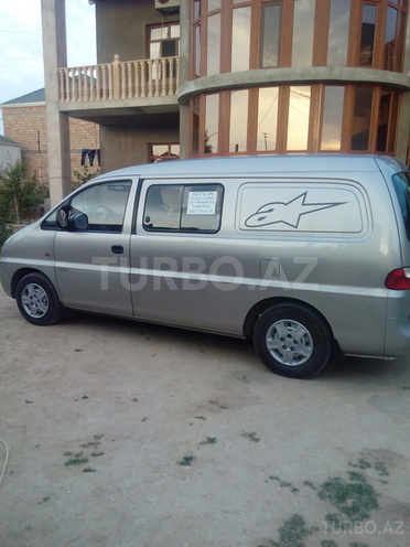 Hyundai H-1 2003, 200,000 km - 2.5 l - Bakı