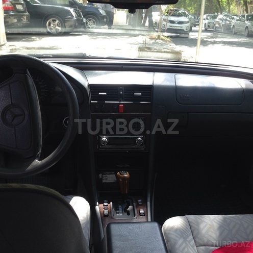 Mercedes C 240 1995, 300,000 km - 2.4 л - Bakı