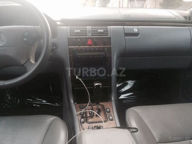 Mercedes E 270 2000, 289,000 km - 2.7 l - Bakı
