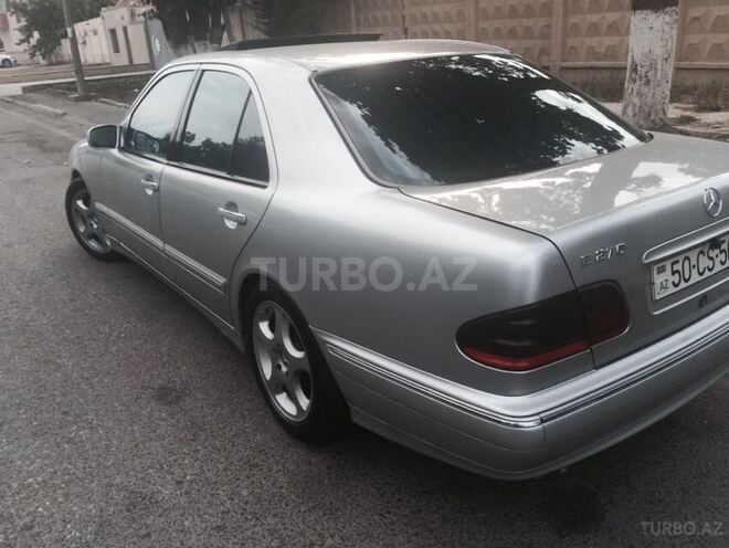 Mercedes E 270 2000, 289,000 km - 2.7 l - Bakı