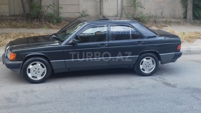 Mercedes 190 1990, 270,000 km - 1.8 л - Bakı