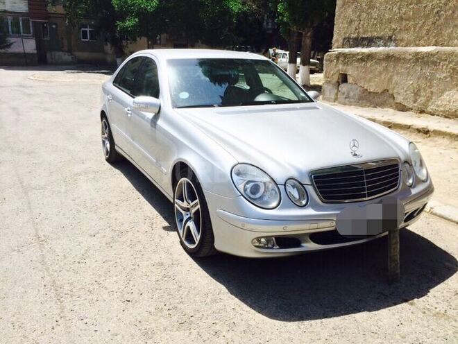 Mercedes E 220 2006, 214,000 km - 2.2 l - Bakı