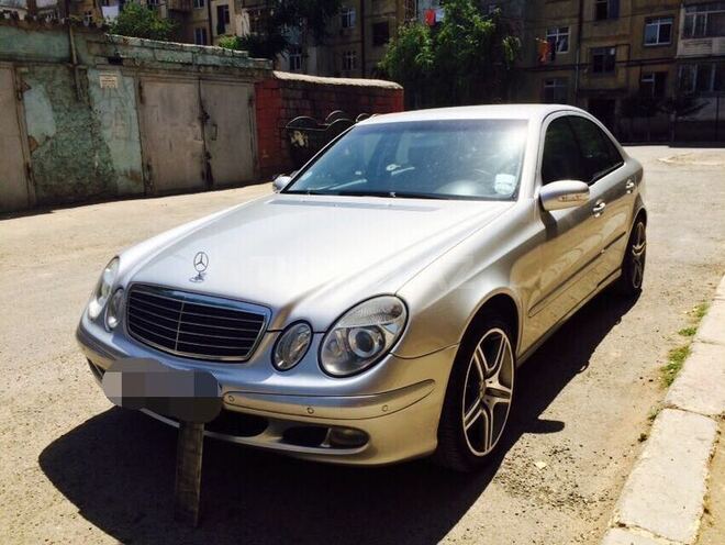 Mercedes E 220 2006, 214,000 km - 2.2 l - Bakı