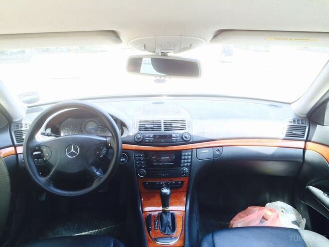 Mercedes E 220 2006, 214,000 km - 2.2 l - Bakı