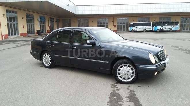 Mercedes E 270 2001, 250,000 km - 2.7 л - İmişli