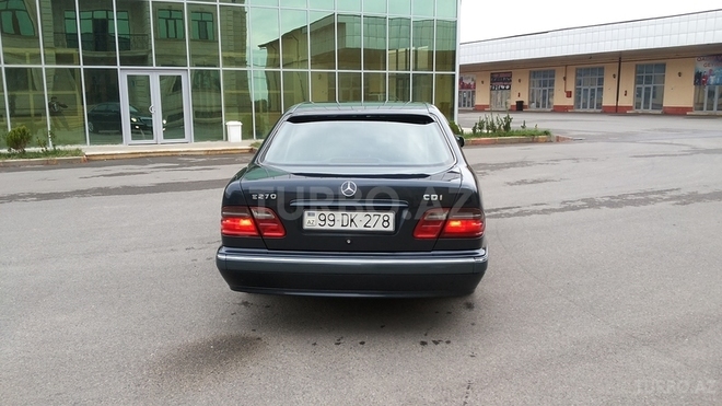 Mercedes E 270 2001, 250,000 km - 2.7 л - İmişli