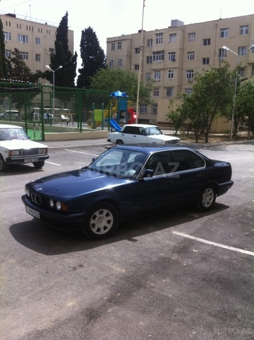 BMW 520 1990, 300,000 km - 0.2 l - Bakı