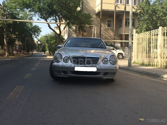 Mercedes E 320 2000, 230,603 km - 3.2 l - Bakı