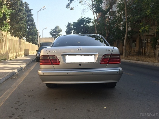 Mercedes E 320 2000, 230,603 km - 3.2 l - Bakı