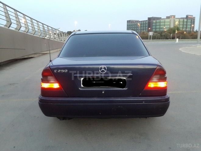 Mercedes C 250 1996, 335,000 km - 2.5 l - Bakı