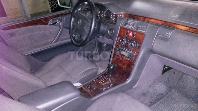 Mercedes E 200 2000, 25,000 km - 2.0 l - Kürdəmir