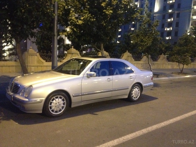 Mercedes E 280 2000, 165,000 km - 2.8 l - Bakı