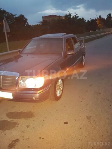 Mercedes E 220 1993, 374,456 km - 2.2 л - Bakı