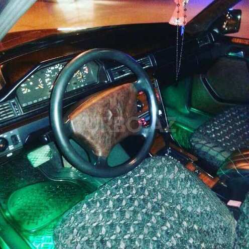 Mercedes E 220 1993, 374,456 km - 2.2 л - Bakı