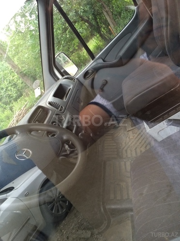 Mercedes Sprinter 212 2002, 370,000 km - 0.3 л - Qusar