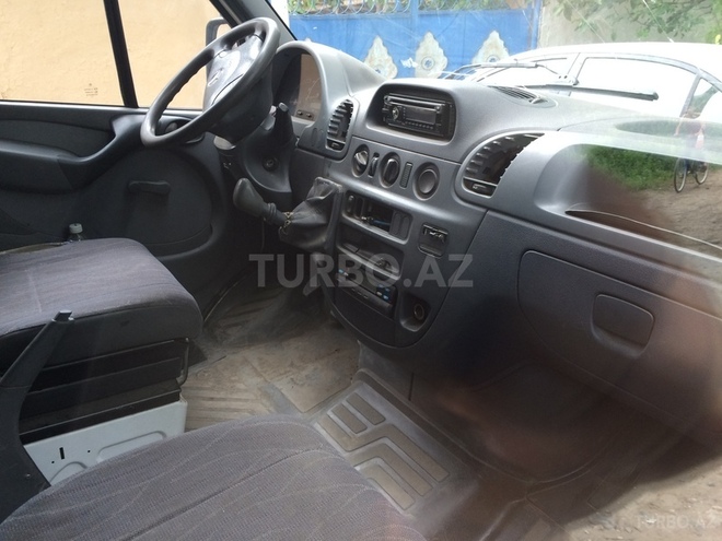 Mercedes Sprinter 212 2002, 370,000 km - 0.3 л - Qusar