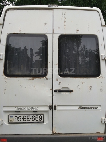 Mercedes Sprinter 212 2002, 370,000 km - 0.3 л - Qusar