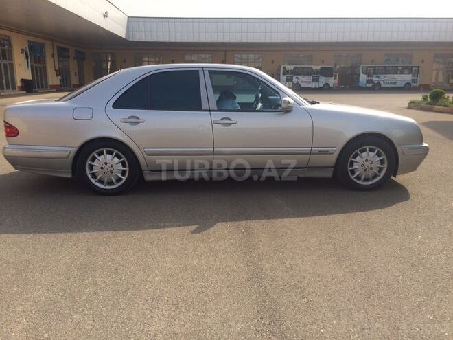 Mercedes E 220 2000, 112,287 km - 2.2 l - Bakı