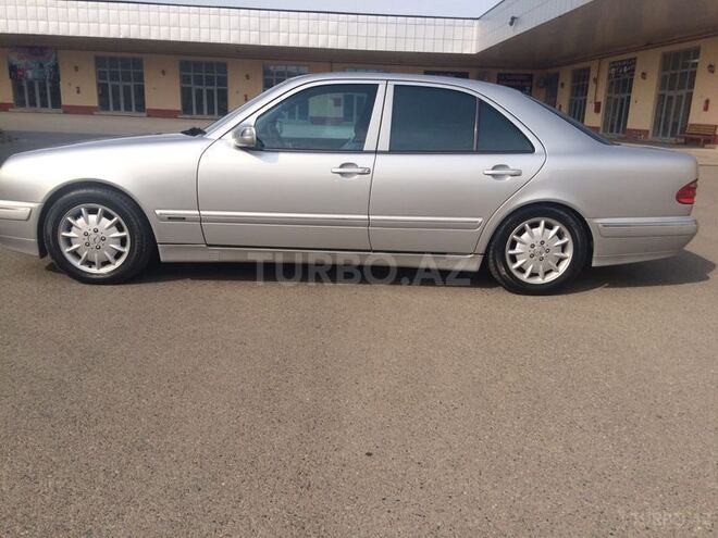 Mercedes E 220 2000, 112,287 km - 2.2 l - Bakı