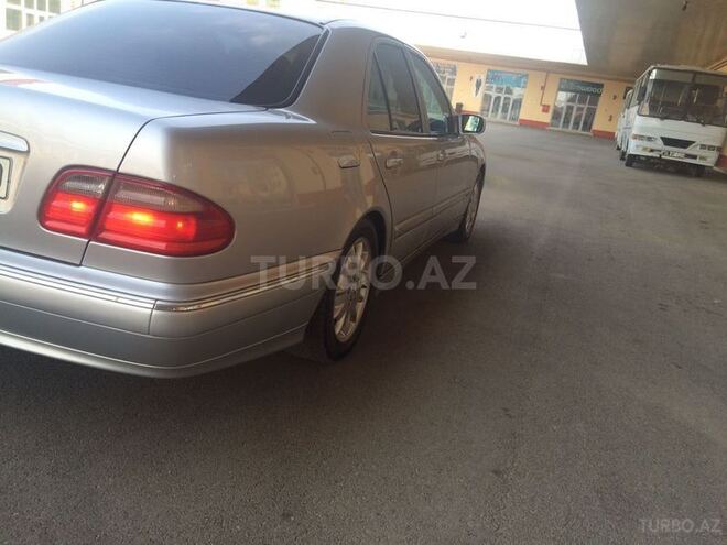 Mercedes E 220 2000, 112,287 km - 2.2 l - Bakı