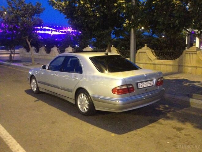 Mercedes E 280 2000, 165,000 km - 2.8 l - Bakı