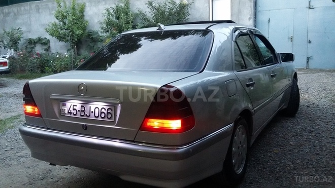 Mercedes C 180 1999, 233,000 km - 1.8 л - Mingəçevir