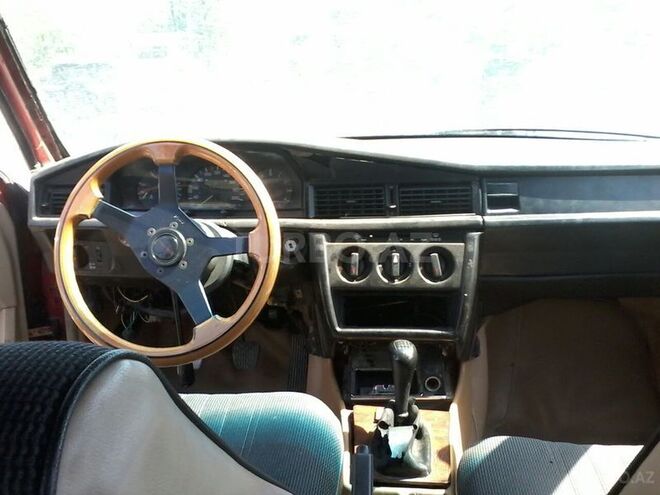 Mercedes 190 1988, 250,000 km - 2.0 l - Sumqayıt