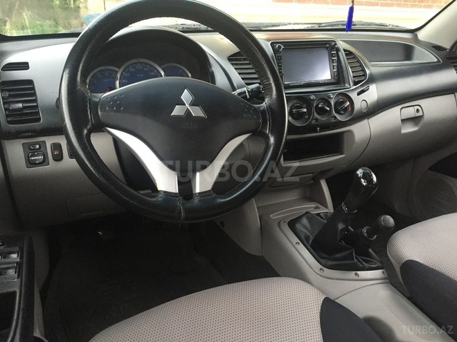 Mitsubishi L200 2007, 167,000 km - 2.5 l - Bakı