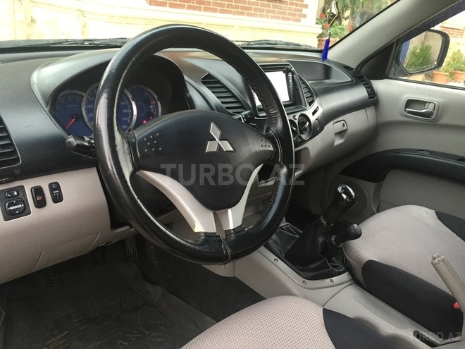 Mitsubishi L200 2007, 167,000 km - 2.5 l - Bakı