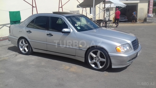 Mercedes C 230 1998, 2,333,330 km - 2.3 l - Qusar