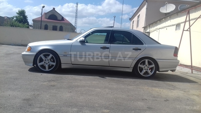 Mercedes C 230 1998, 2,333,330 km - 2.3 l - Qusar