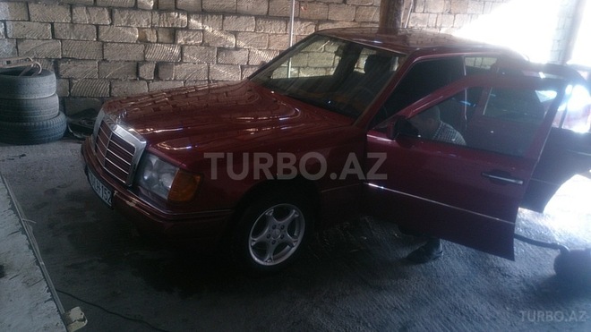 Mercedes E 250 1992, 386,000 km - 2.5 l - Bakı