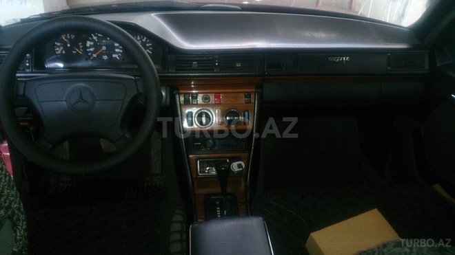 Mercedes E 250 1992, 386,000 km - 2.5 l - Bakı