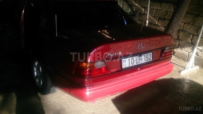 Mercedes E 250 1992, 386,000 km - 2.5 l - Bakı