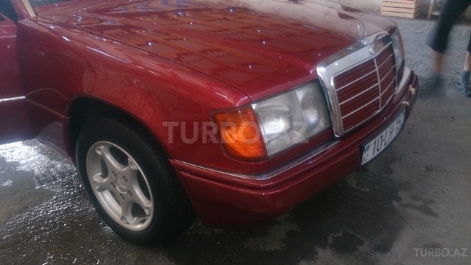 Mercedes E 250 1992, 386,000 km - 2.5 l - Bakı