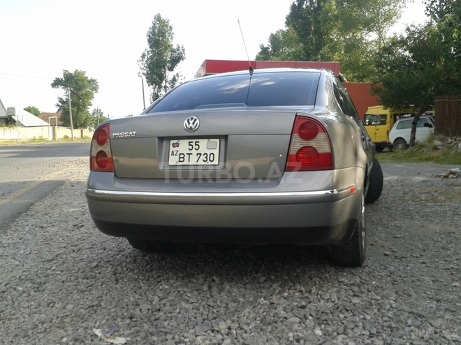Volkswagen Passat 2001, 128,000 km - 1.8 l - Şəki
