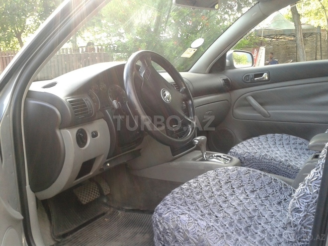 Volkswagen Passat 2001, 128,000 km - 1.8 l - Şəki