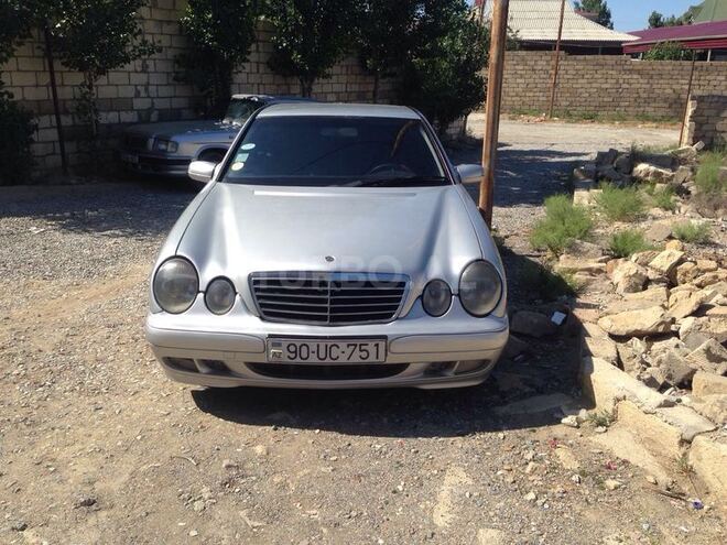 Mercedes E 220 2000, 15,600 km - 2.2 l - Sumqayıt