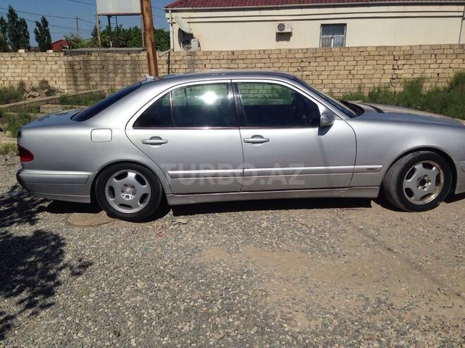 Mercedes E 220 2000, 15,600 km - 2.2 l - Sumqayıt