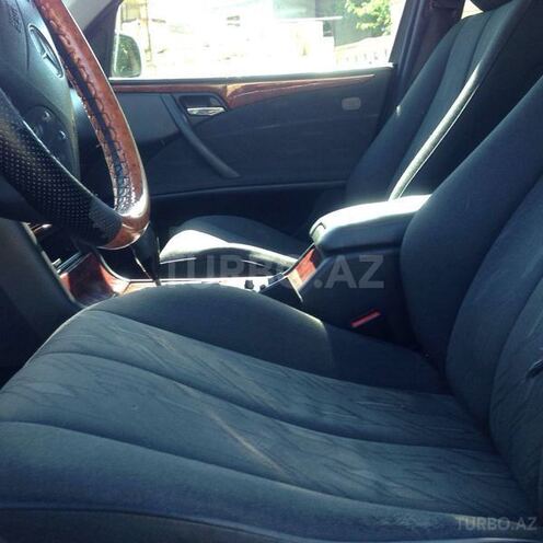 Mercedes E 220 2000, 15,600 km - 2.2 l - Sumqayıt