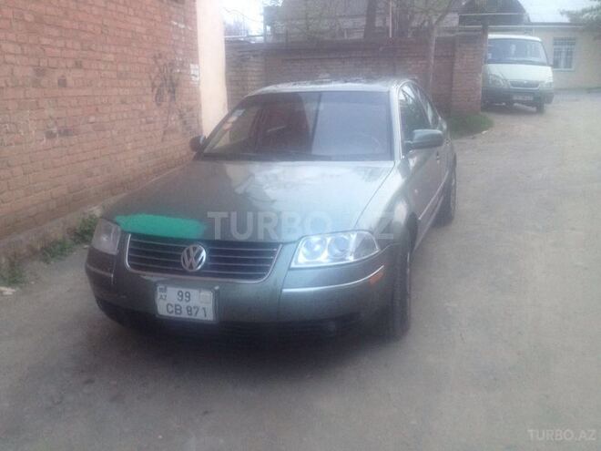 Volkswagen Passat 2002, 136,000 km - 1.8 l - Gəncə
