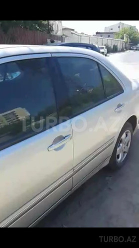 Mercedes E 220 2001, 286,457 km - 2.2 l - Bakı